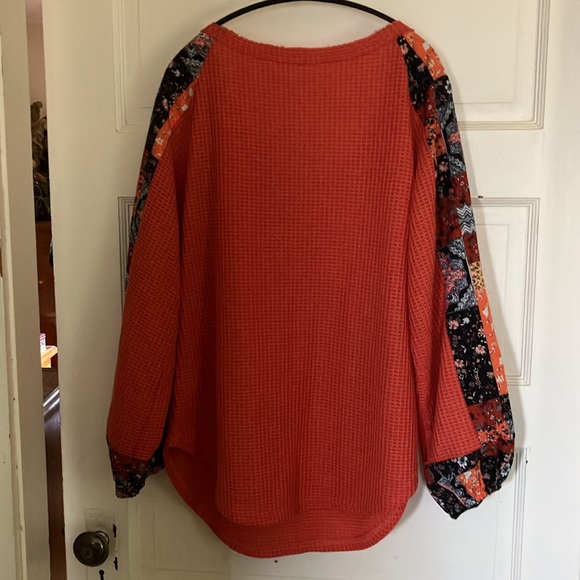 Ladies Long Sleeve V Neck Waffle Knit Top - Picture 8 of 13